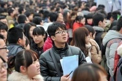 “電子廠(chǎng)招聘信息為何禁止帶手機(jī)進(jìn)工作區(qū)？為了這三點(diǎn)！”